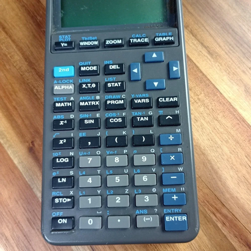 Texas Instruments TI-82 Graphing Calculator With Cover‎ Tested and Working